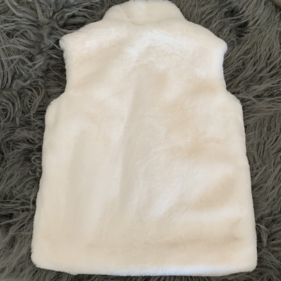 Hanna Andersson New Faux Fur Vest 100 size 4 - Picture 12 of 14